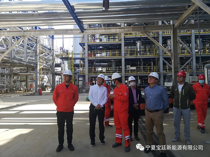 宁东基地管委会副主任张亚军带队检查宝廷新能源消防安全工作