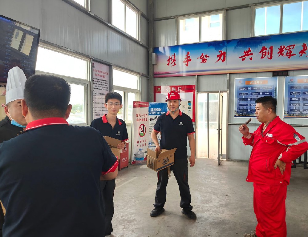 酷暑送清凉 关怀暖人心｜宝廷公司开展高温慰问一线运输人员活动